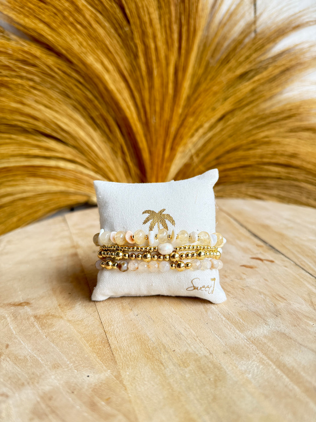 Armbandenset Nikkie – Goudkleurig met Zoetwaterparel, Hair Quartz & Picture Jasper