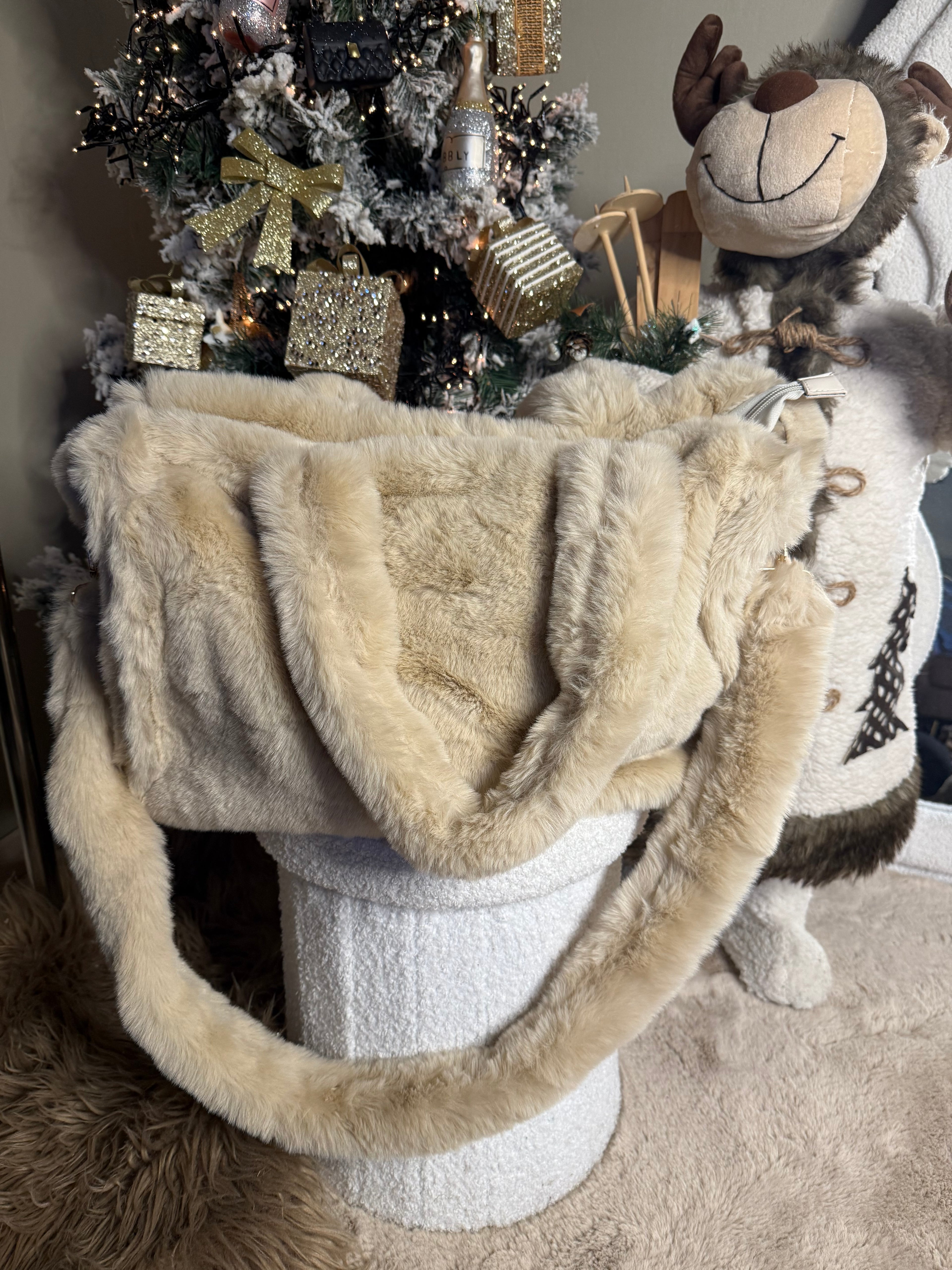 Fluffy bag Beige