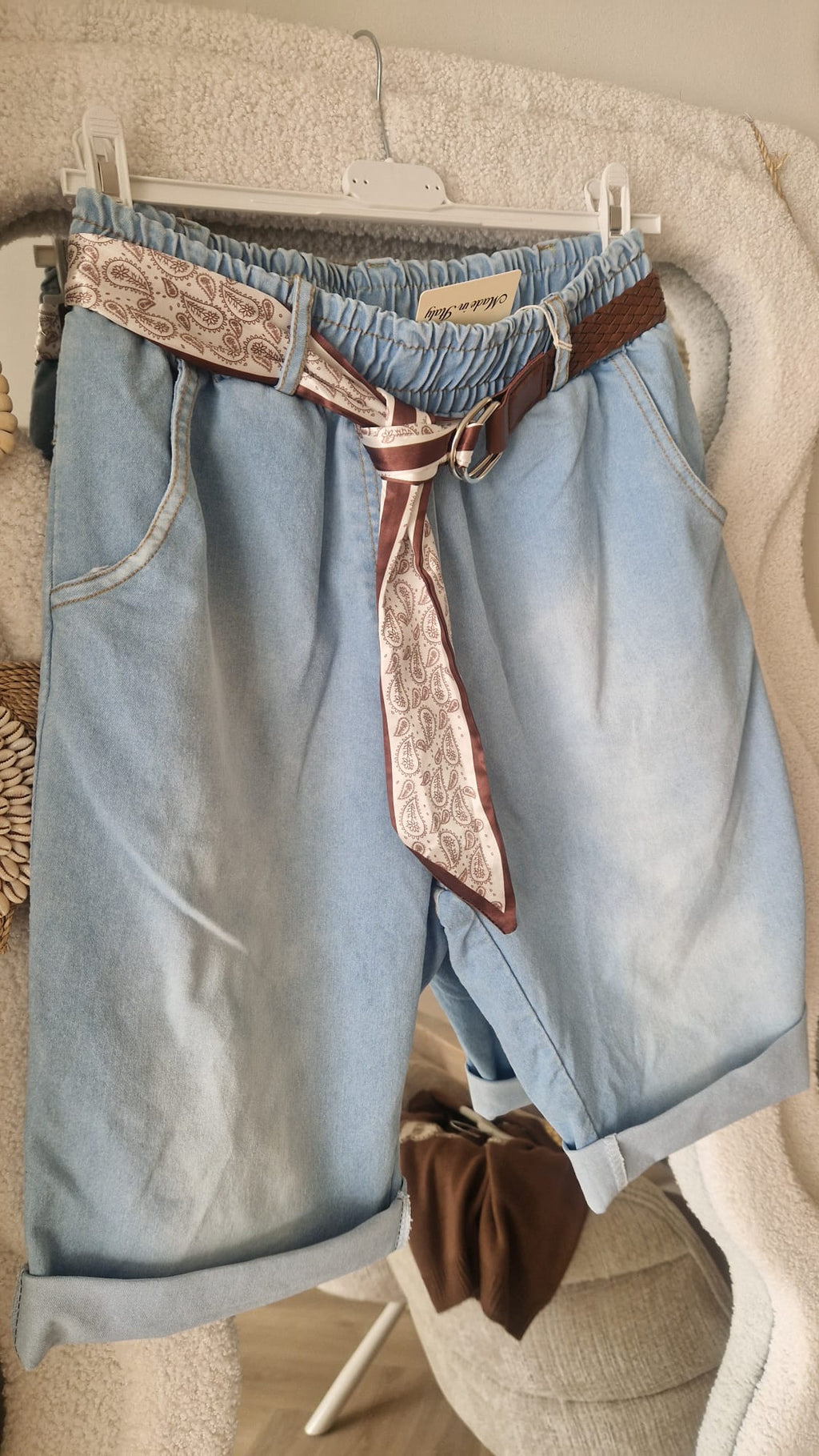 Short denim
