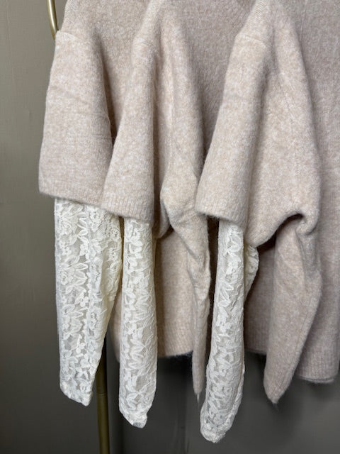 Romantische trui kant