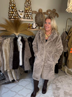 Fluffy jas taupe
