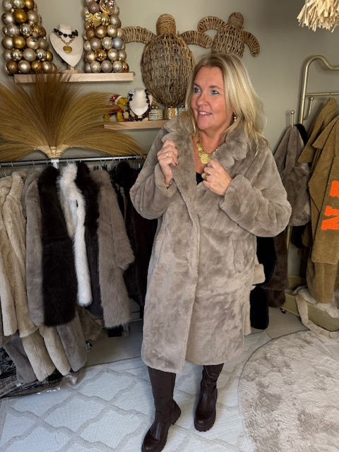 Fluffy jas taupe