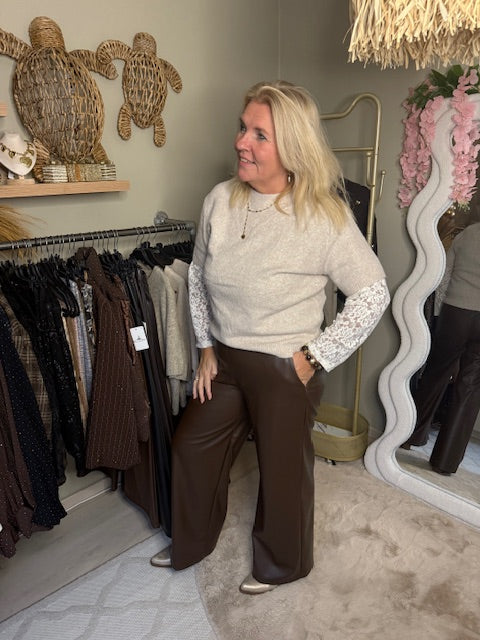 Romantische trui kant