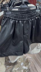 Leather look broekje zwart