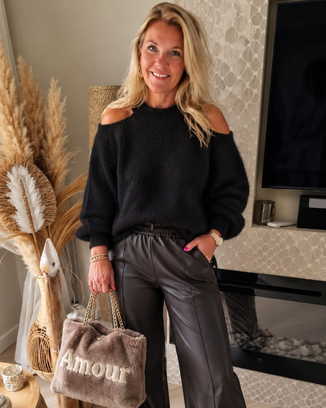 Dames trui off shoulder zwart - Stijlvolle zwarte trui met blote schouders
