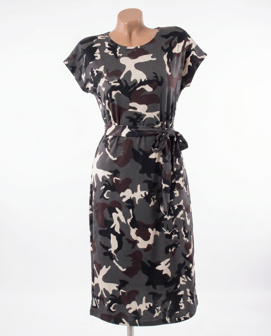 Cara Camouflage Maxi Jurk – Lange Jurk met Korte Mouw en Strikceintuur